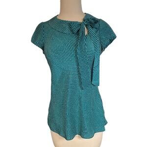 Banana Republic 100% Silk Green /White Bow Collar XS Vintage Cap Sleeve Blouse